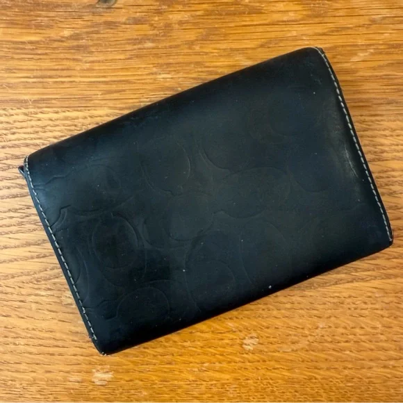Coach Leather Wallet Black BiFold Snap Wallet Very Nicely Nice - Picture 2 of 11